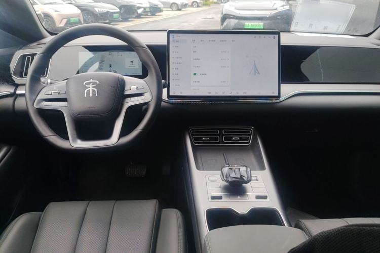 Used BYD Song Pro New Energy 2025 Second-Generation Intelligent Driving Version DM-i 115KM Excellence Edition Center Console