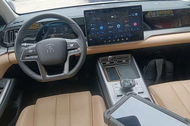 Used BYD Song Pro New Energy 2025 Second-Generation DM-i 115KM Excellence Version Center Console