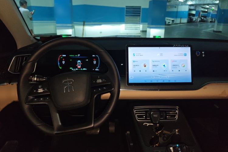 Used BYD Song Pro New Energy 2025 Second-Generation DM-i 75KM Leading Edition Center Console