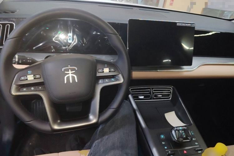 Used BYD Song Pro New Energy 2025 Second-Generation DM-i 75KM Leading Edition Center Console
