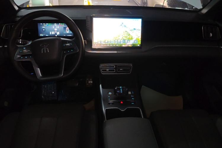 Used BYD Song Pro New Energy 2025 Second-Generation DM-i 75KM Leading Edition Center Console