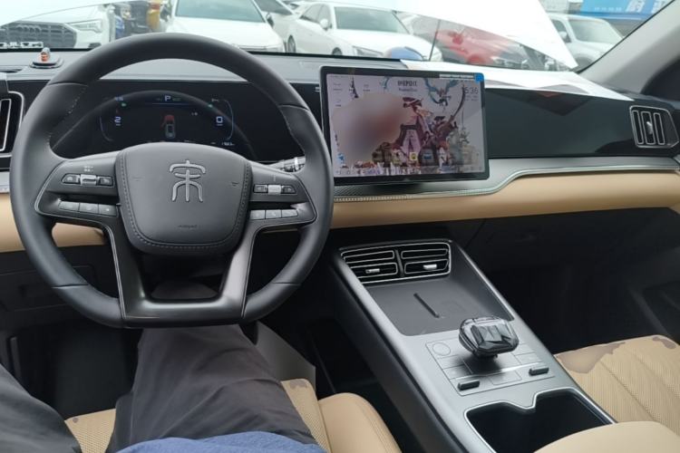 Used BYD Song Pro New Energy 2025 Second-Generation DM-i 75KM Leading Edition Center Console