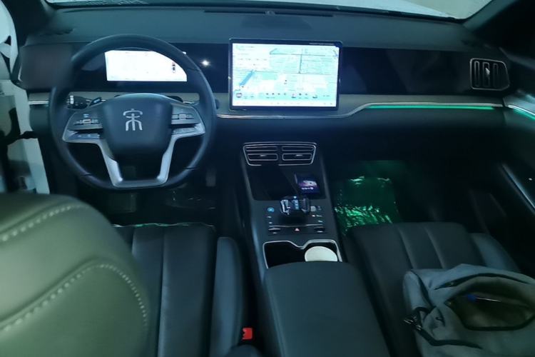 Used BYD Song Pro New Energy 2025 Second-Generation Intelligent Driving Version DM-i 115KM Superior Trim Center Console