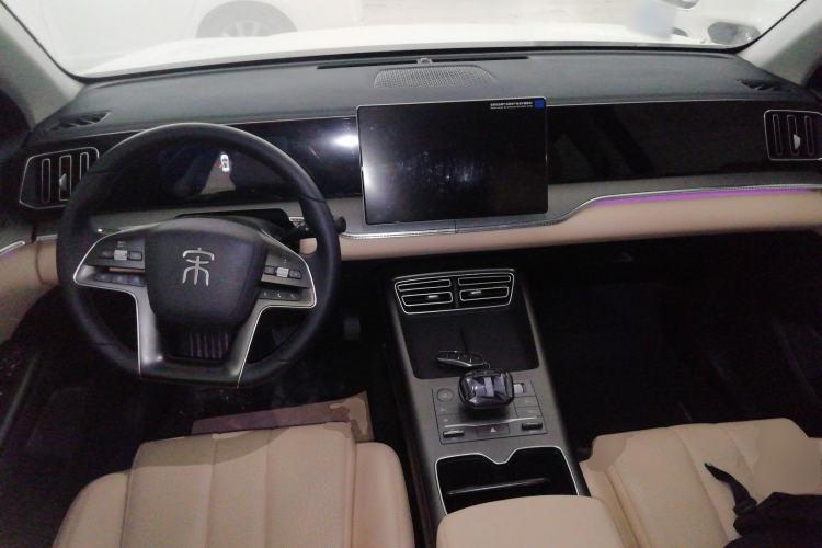 Used BYD Song Pro New Energy 2025 Second-Generation DM-i 115KM Overachiever Trim Center Console