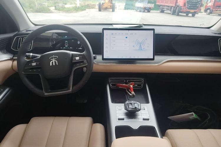 Used BYD Song Pro New Energy 2025 Second-Generation DM-i 75KM Leading Edition Center Console