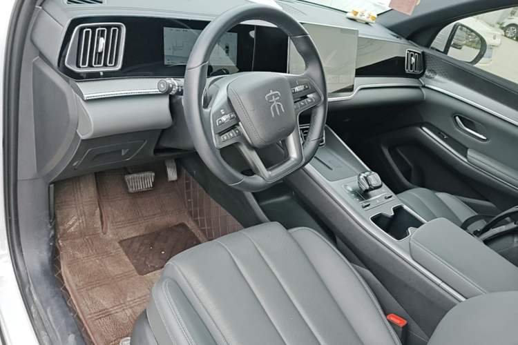 Used BYD Song Pro New Energy 2025 2nd Generation Intelligent Driving Version DM-i 75KM Leading Edition Center Console