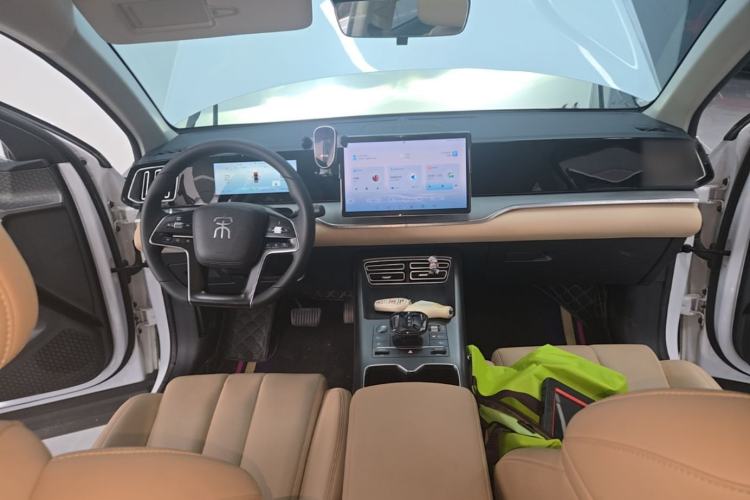 Used BYD Song Pro New Energy 2025 Second-Generation DM-i 115KM Overachiever Trim Center Console