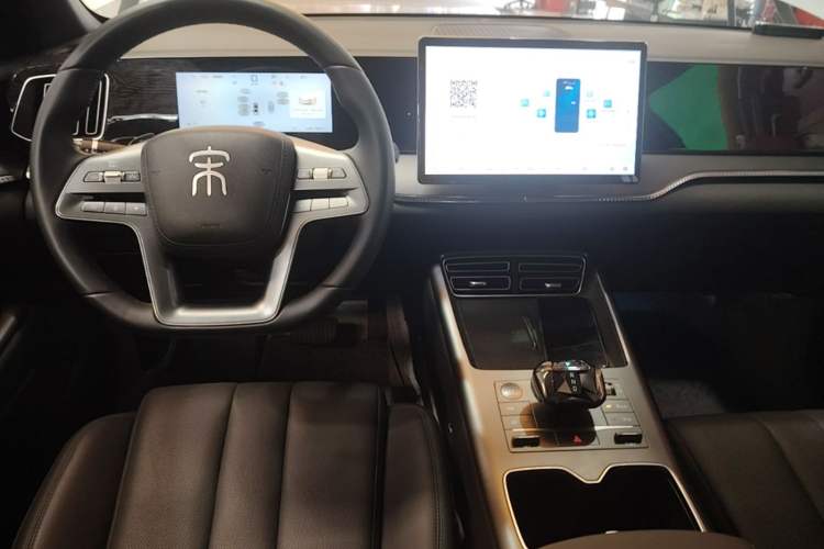 Used BYD Song Pro New Energy 2025 2nd Generation Intelligent Driving Version DM-i 75KM Leading Edition Center Console