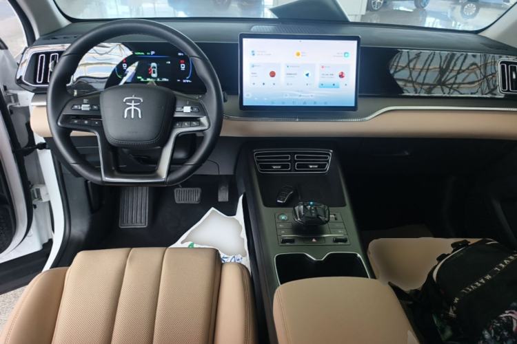 Used BYD Song Pro New Energy 2025 Second-Generation DM-i 75KM Leading Edition Center Console