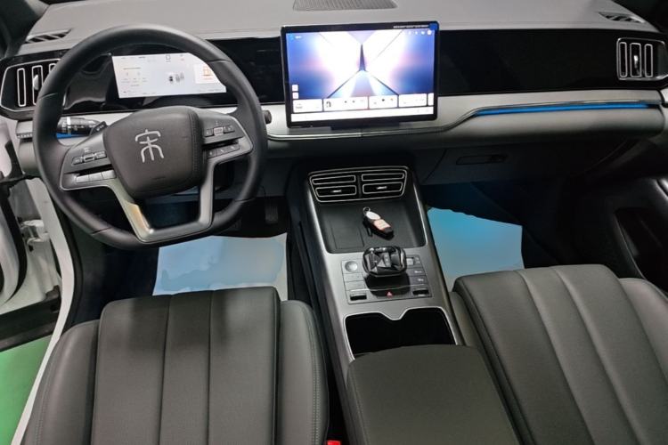 Used BYD Song Pro New Energy 2025 Second-Generation Intelligent Driving Version DM-i 115KM Superior Trim Center Console