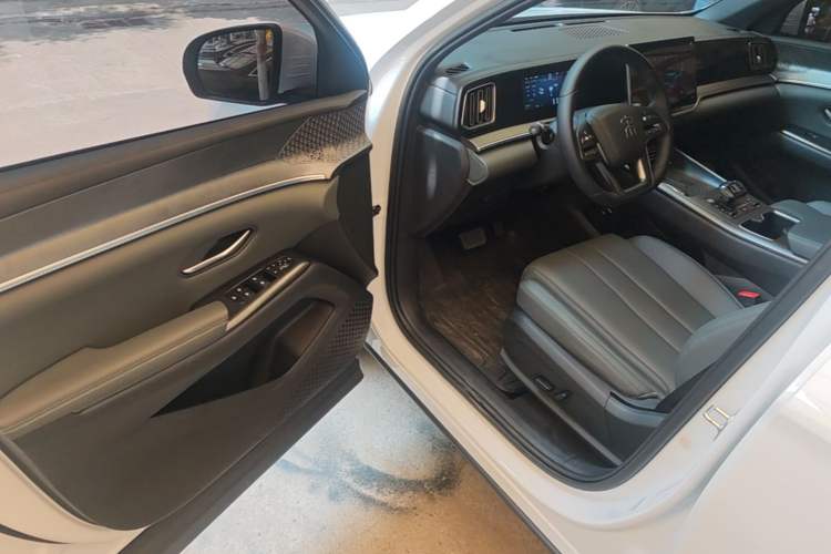 Used BYD Song Pro New Energy 2025 2nd Generation Intelligent Driving Version DM-i 75KM Leading Edition Driver Seat