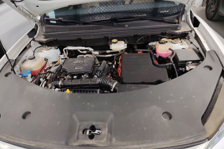 Used BYD Song Pro New Energy 2025 Second-Generation DM-i 75KM Leading Edition Engine Bay
