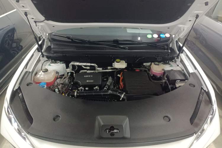 Used BYD Song Pro New Energy 2025 Second-Generation DM-i 75KM Overachiever Trim Engine Bay