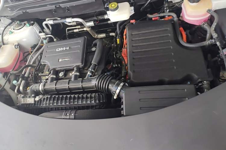 Used BYD Song Pro New Energy 2025 2nd Generation Intelligent Driving Version DM-i 75KM Overachiever Trim Engine Bay
