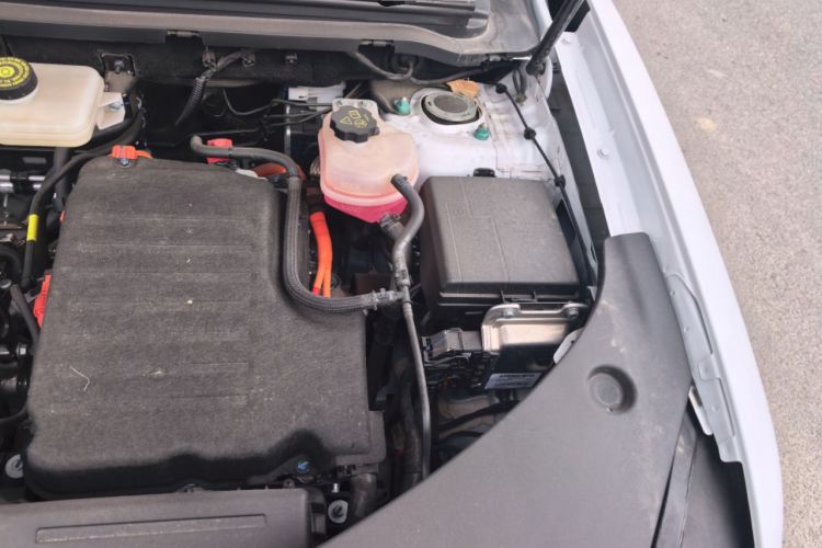 Used BYD Song Pro New Energy 2025 Second-Generation Intelligent Driving Version DM-i 115KM Superior Trim Engine Bay Left