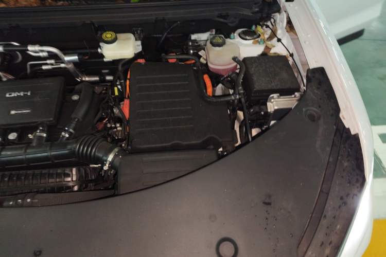 Used BYD Song Pro New Energy 2025 2nd Generation Intelligent Driving Version DM-i 75KM Leading Edition Engine Bay Left