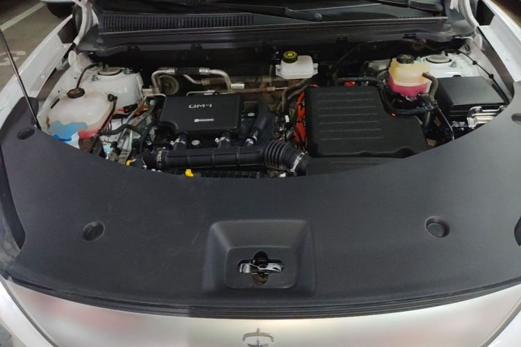 Used BYD Song Pro New Energy 2025 Second-Generation DM-i 75KM Leading Edition Engine Bay