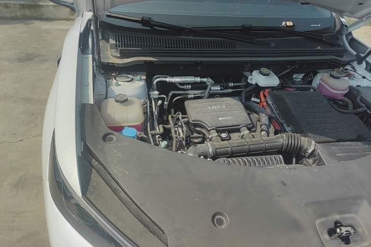 Used BYD Song Pro New Energy 2025 Second-Generation Intelligent Driving Version DM-i 115KM Superior Trim Engine Bay Right