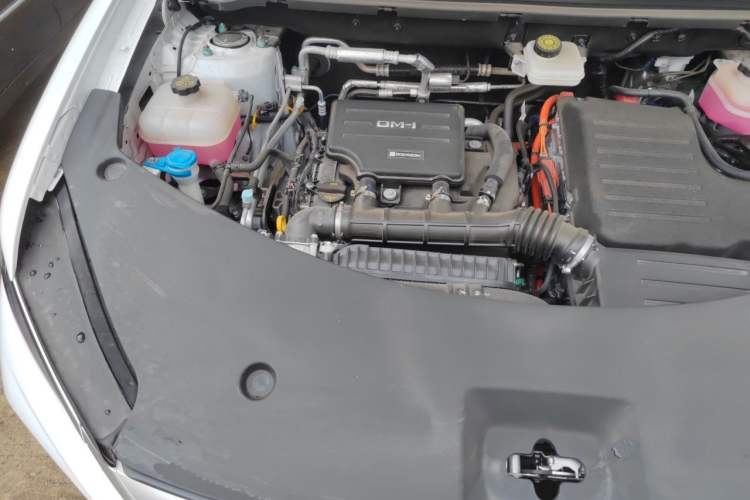 Used BYD Song Pro New Energy 2025 Second-Generation DM-i 115KM Overachiever Trim Engine Bay Right