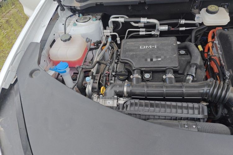 Used BYD Song Pro New Energy 2025 Second-Generation Intelligent Driving Version DM-i 115KM Superior Trim Engine Bay Right