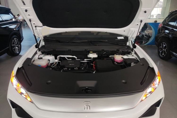 Used BYD Song Pro New Energy 2025 Second-Generation DM-i 75KM Overachiever Trim Engine Bay