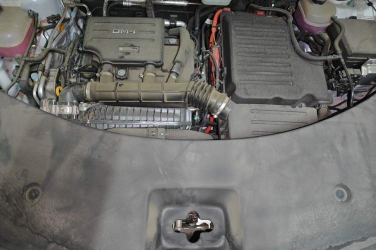 Used BYD Song Pro New Energy 2025 Second-Generation DM-i 115KM Overachiever Trim Engine Bay