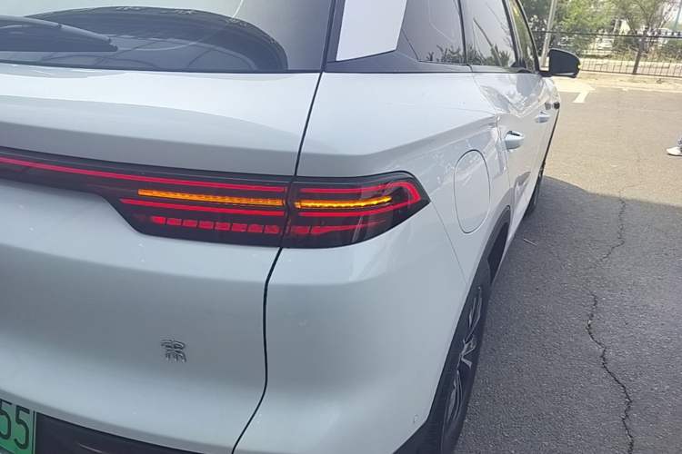 Used BYD Song Pro New Energy 2025 2nd Generation Intelligent Driving Version DM-i 75KM Leading Edition Exterior 3