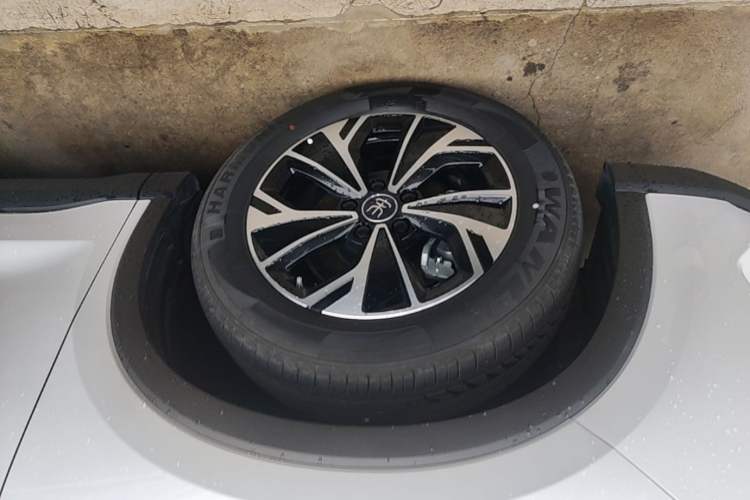Used BYD Song Pro New Energy 2025 2nd Generation Intelligent Driving Version DM-i 75KM Leading Edition Exterior 4