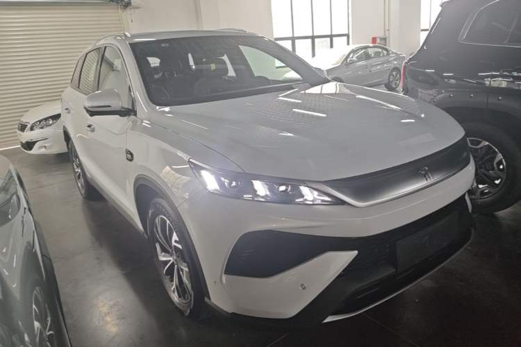 Used BYD Song Pro New Energy 2025 Second-Generation Intelligent Driving Version DM-i 115KM Superior Trim Front Right 45 Deg