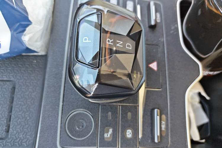 Used BYD Song Pro New Energy 2025 Second-Generation DM-i 115KM Excellence Version Gear Lever