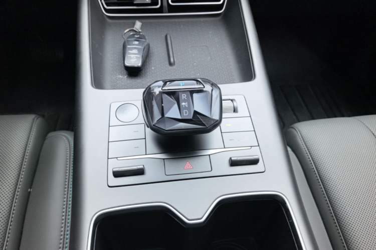 Used BYD Song Pro New Energy 2025 2nd Generation Intelligent Driving Version DM-i 75KM Overachiever Trim Gear Lever