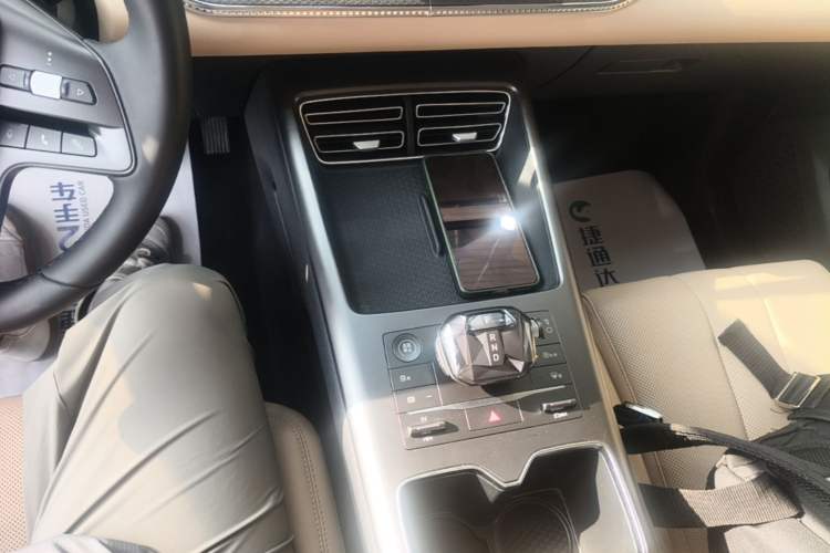 Used BYD Song Pro New Energy 2025 Second-Generation DM-i 75KM Leading Edition Gear Lever
