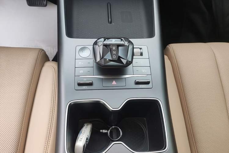 Used BYD Song Pro New Energy 2025 2nd Generation Intelligent Driving Version DM-i 75KM Leading Edition Gear Lever