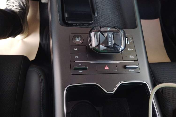 Used BYD Song Pro New Energy 2025 Second-Generation DM-i 115KM Excellence Version Gear Lever