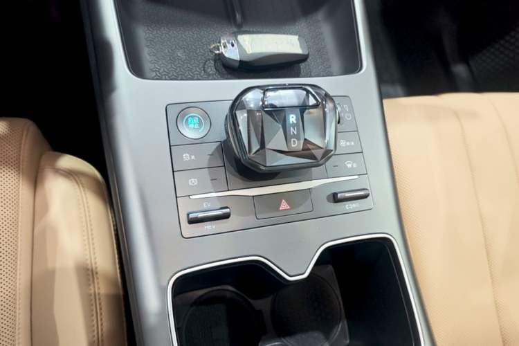 Used BYD Song Pro New Energy 2025 Second-Generation DM-i 75KM Overachiever Trim Gear Lever