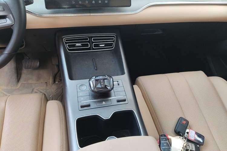 Used BYD Song Pro New Energy 2025 Second-Generation DM-i 75KM Leading Edition Gear Lever