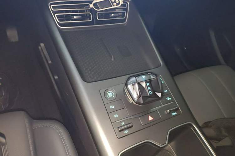 Used BYD Song Pro New Energy 2025 2nd Generation Intelligent Driving Version DM-i 75KM Leading Edition Gear Lever