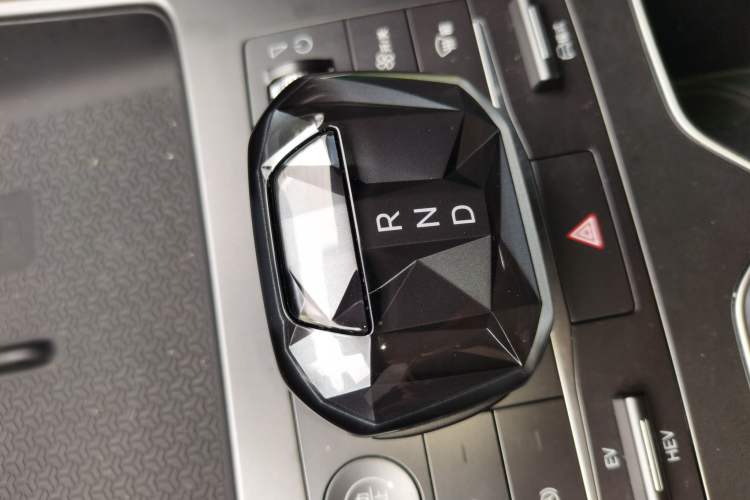 Used BYD Song Pro New Energy 2025 2nd Generation Intelligent Driving Version DM-i 75KM Leading Edition Gear Lever