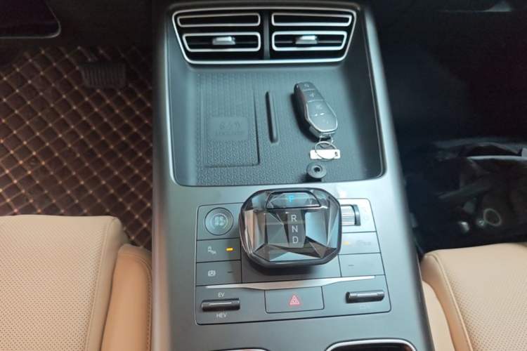 Used BYD Song Pro New Energy 2025 Second-Generation DM-i 115KM Excellence Version Gear Lever