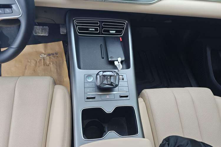 Used BYD Song Pro New Energy 2025 Second-Generation DM-i 115KM Overachiever Trim Gear Lever