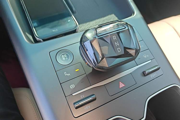 Used BYD Song Pro New Energy 2025 Second-Generation DM-i 115KM Excellence Version Gear Lever