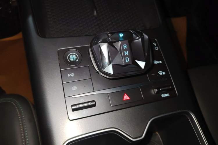 Used BYD Song Pro New Energy 2025 Second-Generation DM-i 75KM Leading Edition Gear Lever