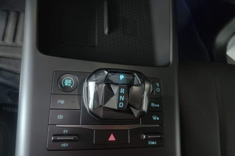 Used BYD Song Pro New Energy 2025 Second-Generation Intelligent Driving Version DM-i 115KM Superior Trim Gear Lever