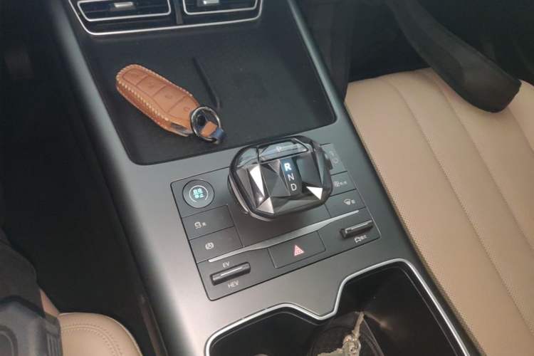 Used BYD Song Pro New Energy 2025 Second-Generation DM-i 75KM Overachiever Trim Gear Lever