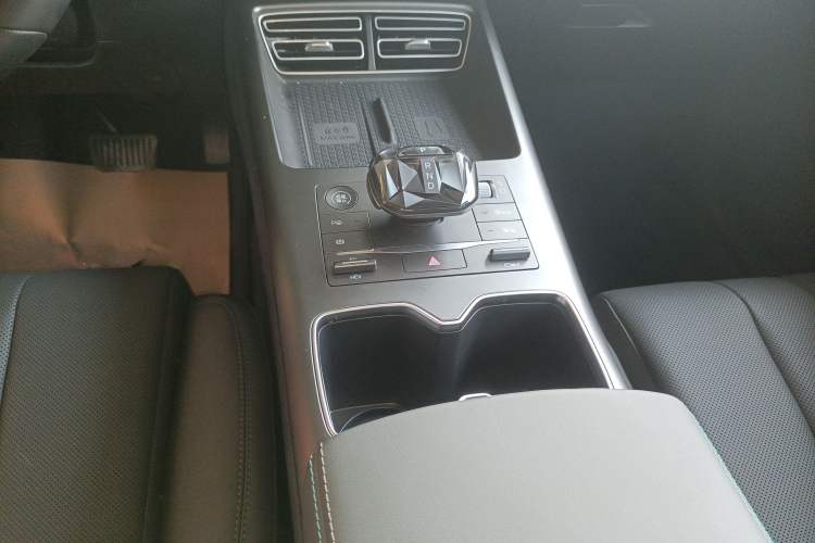 Used BYD Song Pro New Energy 2025 Second-Generation Intelligent Driving Version DM-i 115KM Superior Trim Gear Lever