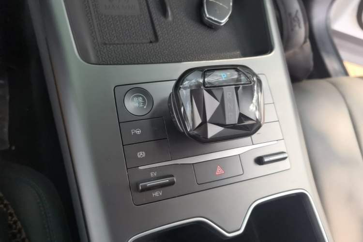 Used BYD Song Pro New Energy 2025 Second-Generation Intelligent Driving Version DM-i 115KM Superior Trim Gear Lever