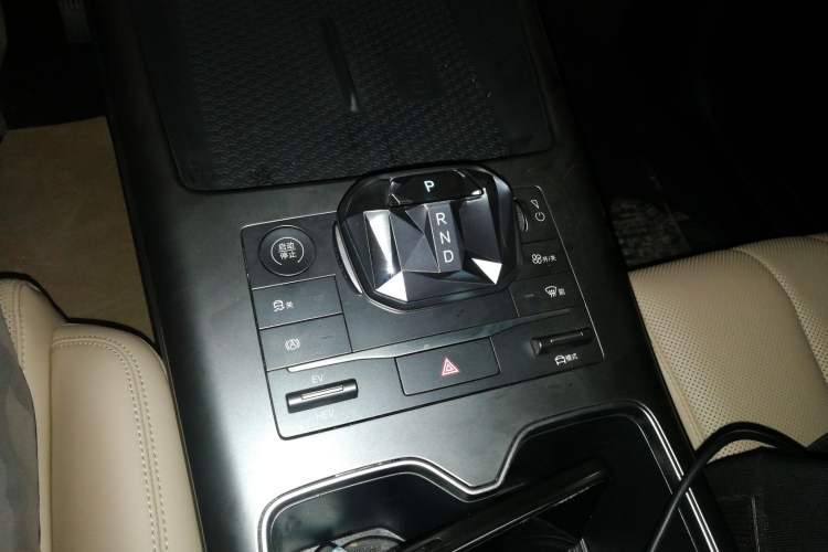 Used BYD Song Pro New Energy 2025 Second-Generation DM-i 115KM Overachiever Trim Gear Lever