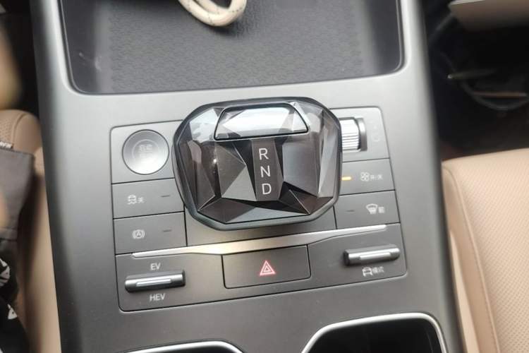 Used BYD Song Pro New Energy 2025 Second-Generation DM-i 75KM Leading Edition Gear Lever