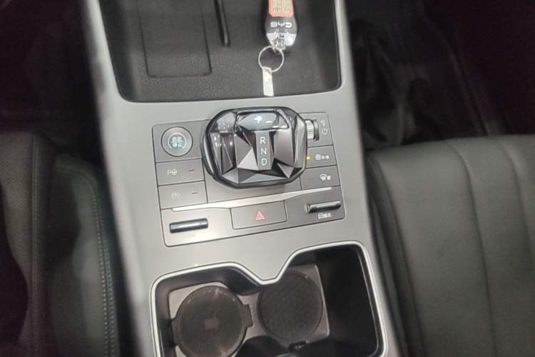 Used BYD Song Pro New Energy 2025 Second-Generation Intelligent Driving Version DM-i 115KM Superior Trim Gear Lever