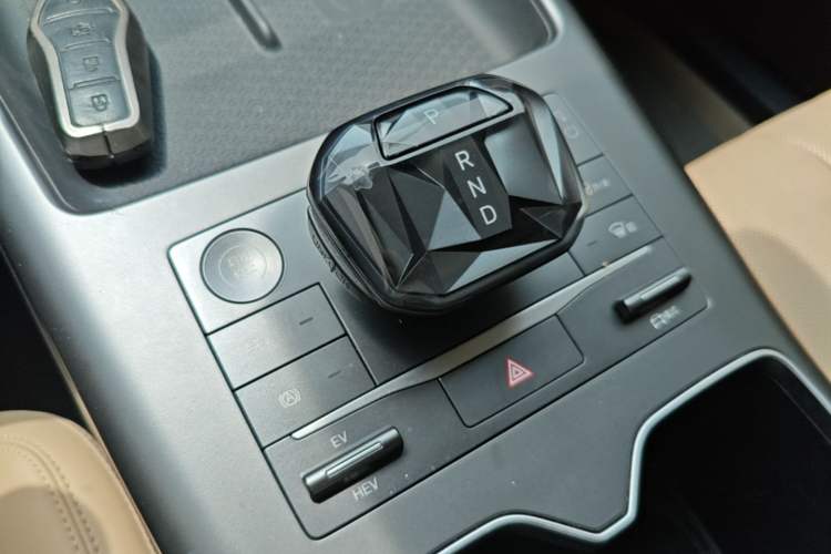 Used BYD Song Pro New Energy 2025 Second-Generation DM-i 75KM Leading Edition Gear Lever